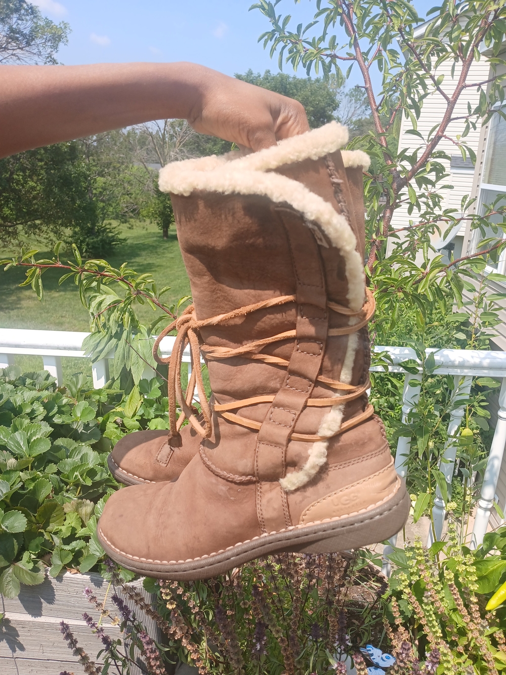 UGG Chestnut Brown Leather And Genuine Sheep Skin Lace-Up Winter Boots